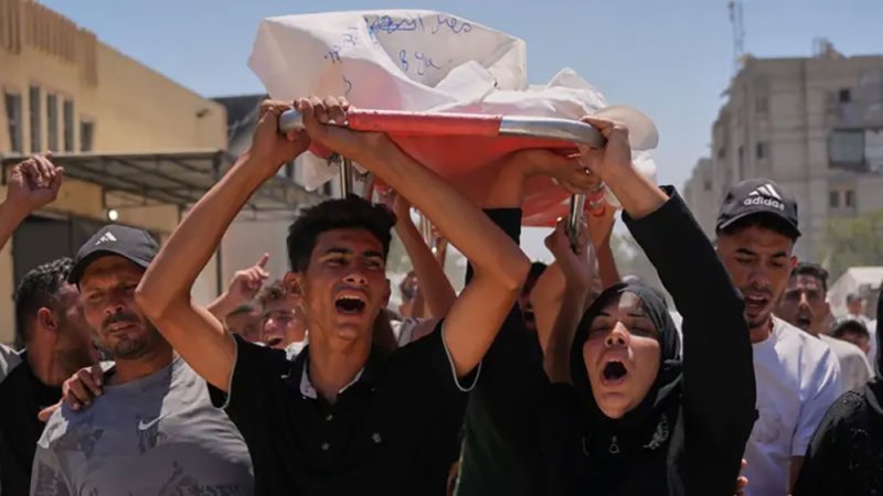 مقتل 8 فلسطينيين في قصف إسرائيلي استهدف نقطة شرطة بشمال غزة
