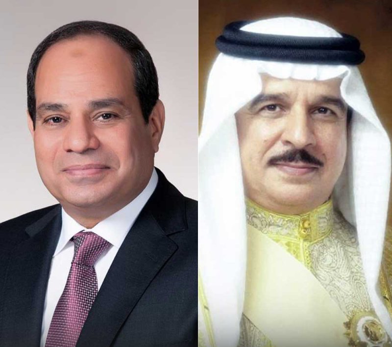 جلالة الملك المعظم في مقدمة مستقبلي فخامة الرئيس المصري لدى وصوله إلى البلاد