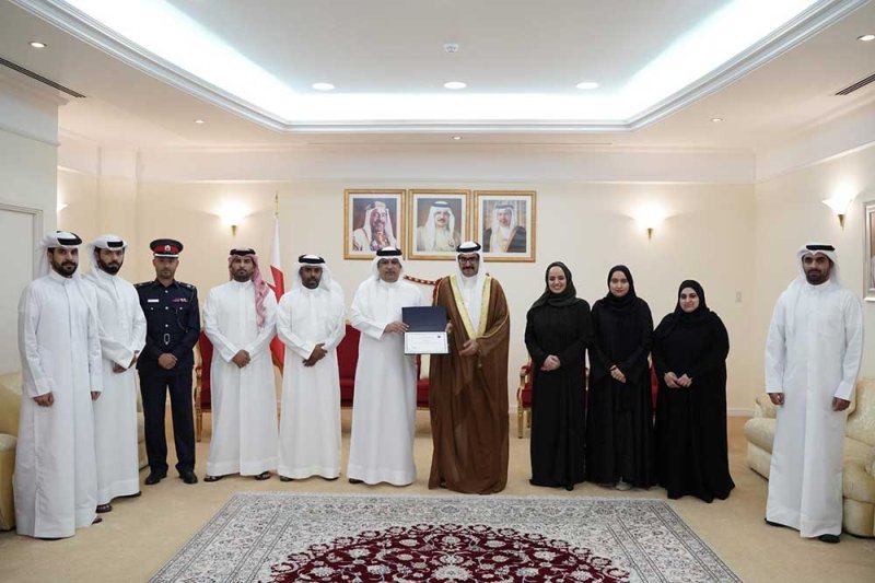 سمو محافظ المحافظة الجنوبية يشيد بنيل المحافظة شهادة تقدير من وزير الداخلية