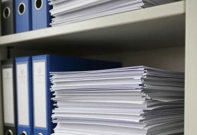 مقيم ينتحل صفة بحريني ويحصل على معاش تقاعدي ومكافأة نهاية الخدمة