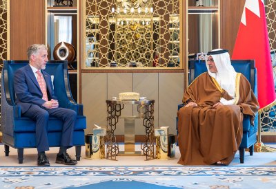 سمو ولي العهد رئيس مجلس الوزراء يستقبل سفير المملكة المتحدة لدى مملكة البحرين بمناسبة انتهاء فترة عمله كسفير لبلاده لدى المملكة