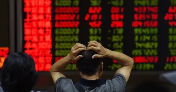 الأسهم الآسيوية تهبط بقوة ونيكي الياباني يفقد 5%