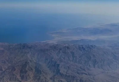 الحرس الثوري الإيراني يعلن انفجار ناقلتي نفط في هرمز