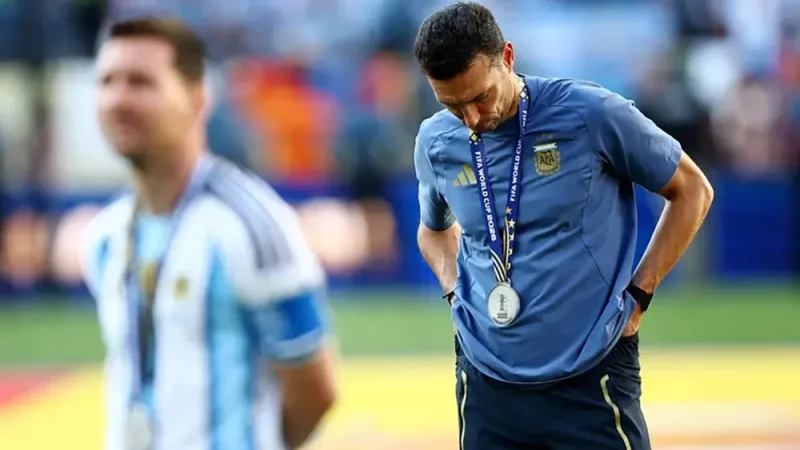 مدرب الأرجنتين يثير الشكوك حول مستقبله بعد خسارة كأس العالم