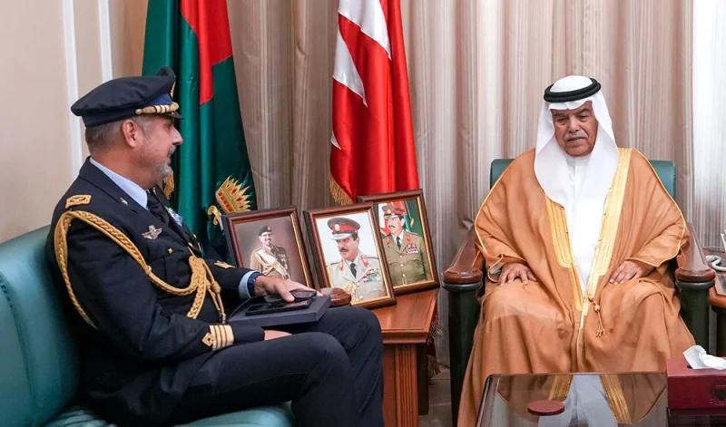 وزير شؤون الدفاع يستقبل الملحق العسكري الإيطالي بمناسبة انتهاء فترة عمله