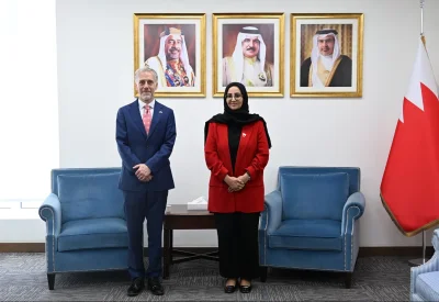 وزيرة الصحة تستقبل سفير المملكة المتحدة لدى مملكة البحرين