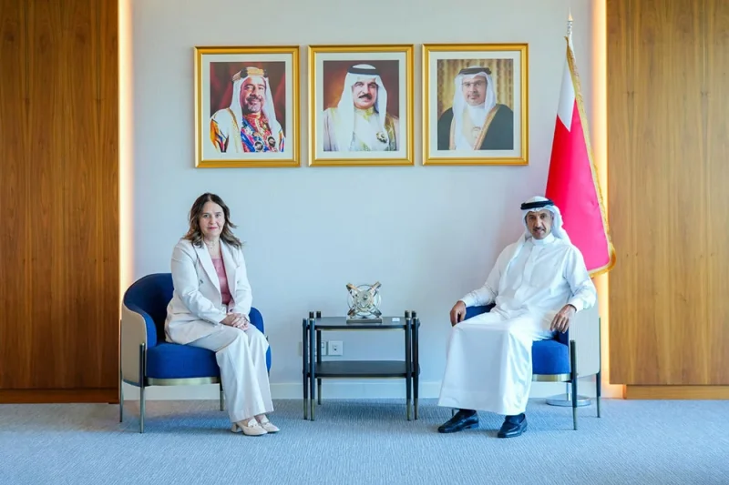وزير المواصلات والاتصالات يستقبل سفيرة جمهورية صربيا لدى مملكة البحرين
