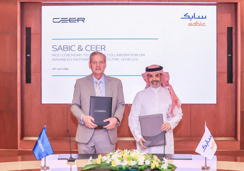 سابك وسير توقعان مذكرة تفاهم لاستكشاف فرص التعاون في صناعة السيارات الكهربائية