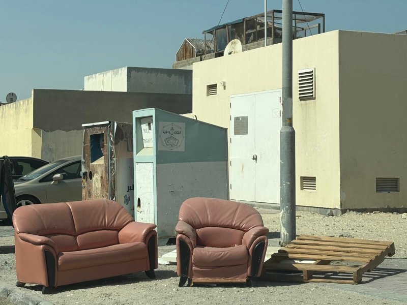 300 دينار غرامة التخلص العشوائي من الأثاث