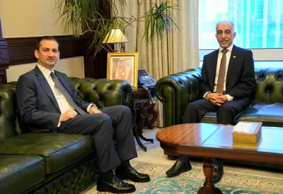 وزير الأشغال يستقبل سفير جمهورية قبرص لدى مملكة البحرين