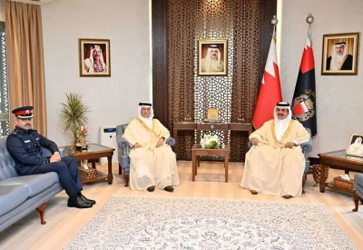 معالي وزير الداخلية يستقبل الشيخ علي بن عبدالله آل خليفة بمناسبة إنهاء نجله برنامج الزمالة من جامعة هارفارد الأمريكية
