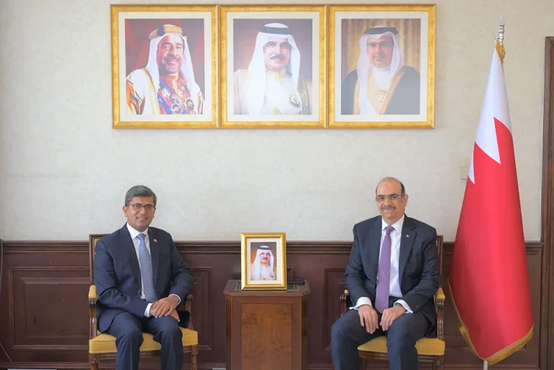 وزير العمل ووزير الشؤون القانونية يستقبل سفير نيبال لدى مملكة البحرين