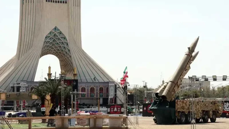 حريق بالقرب من فندق كبير في طهران.. والسلطات تحقق