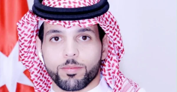 محمد الاسود الشراري: قصة نجاح إعلامي سعودي يثري المناخ الإعلامي محليًا وعربيا