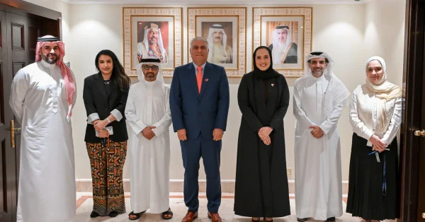 وزيرة الإسكان والتخطيط العمراني تبحث مع جمعية البحرين العقارية تعزيز التعاون المشترك
