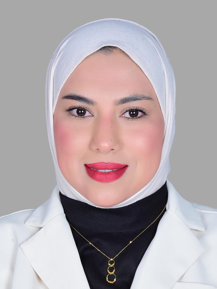 خديجة العويناتي