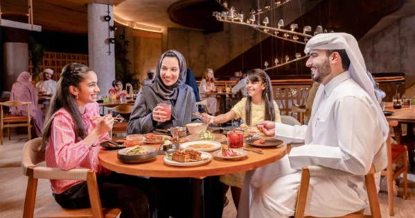 أكثر من 100 تجربة صيفية بانتظار العائلات في أبوظبي