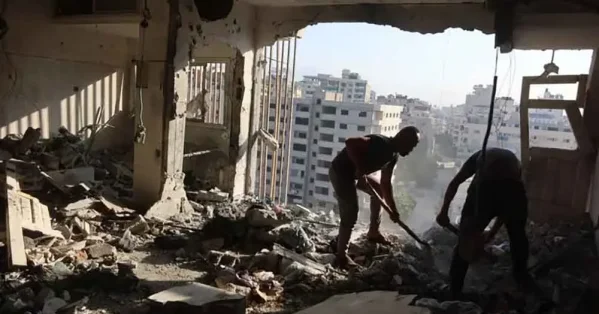 قصف إسرائيلي متواصل على غزة وتباين بشأن مستقبل اتفاق وقف النار