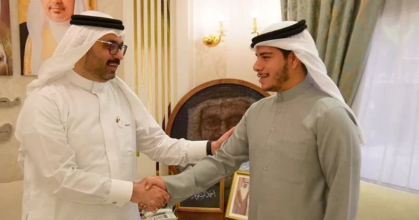النائب أحمد صباح السلوم يستقبل المراجع رقم 10000 بمكتبه