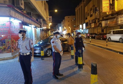 انتشار الدوريات الأمنية بالشوارع العامة واتخاذ الإجراءات القانونية حيال أي تجمع يزيد عن خمسة أشخاص