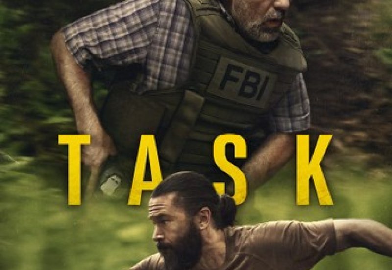 جريدة البلاد | توم بيلفري يبهر النقاد في مسلسل 