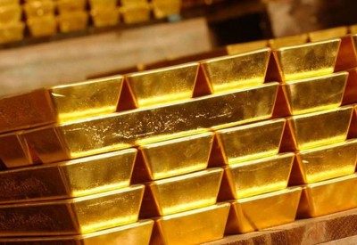 الذهب يرتفع مع تراجع الدولار