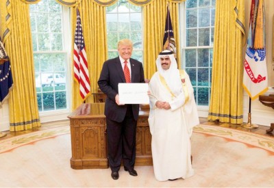 ترامب يشيد بالتطور الديمقراطي في البحرين