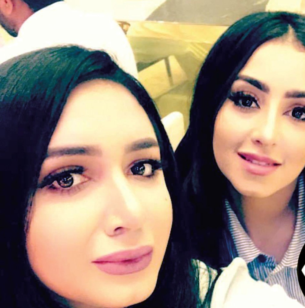 المهرة البحرينية تصدم متابعيها بصورتها مع خالتها