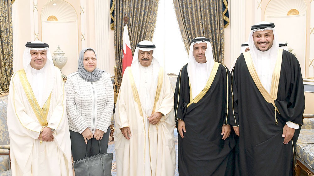 رئيس الوزراء: الملك حريص على ترسيخ استقلال القضاء والاهتمام بالكفاءات 