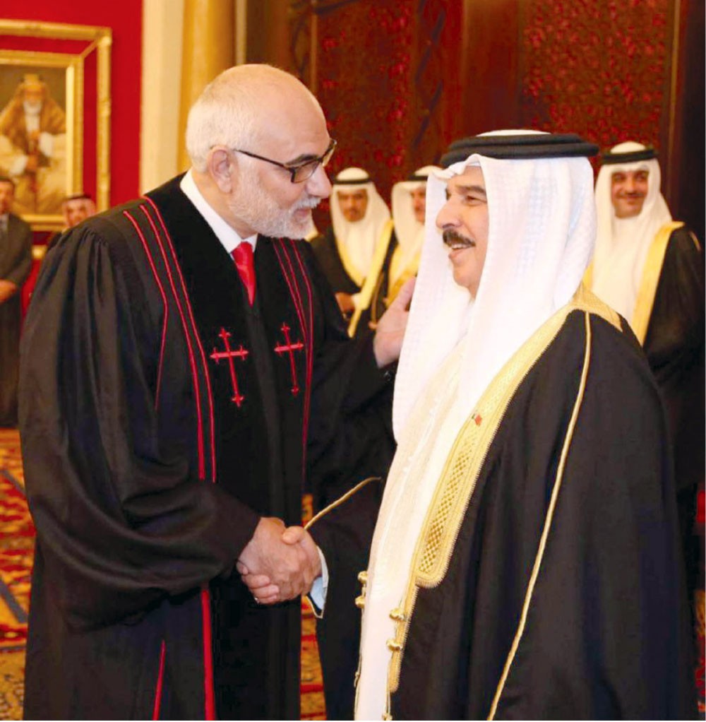 القسيس هاني عزيز لـ “البلاد”: “البيارق البيضاء” ترجمة لسياسات الملك حول التعايش