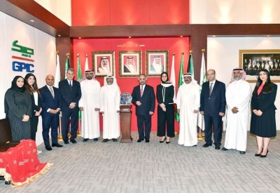 جواهري يهدي “جائزة الملكة اليزابيث” للعضو المنتدب