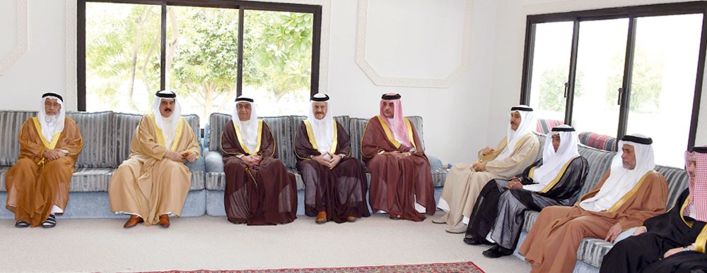العاهل يعزي أشقاء وأنجال الفقيد