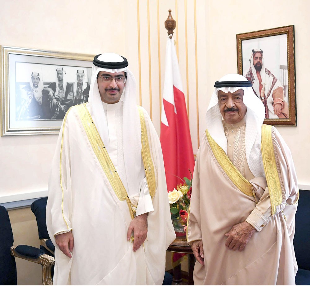 رئيس الوزراء: سمو الشيخ خليفة بن علي يتمتع بمكانة لدى المواطنين