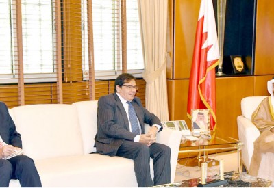 وزير الديوان الملكي يودّع السفير الفرنسي‎