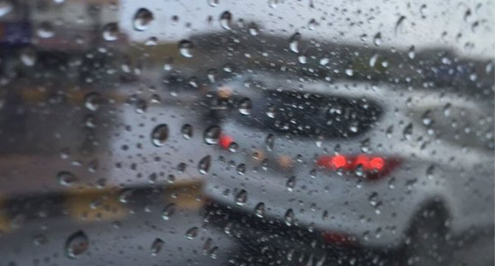 أمطار غزيرة بمناطق في الإمارات