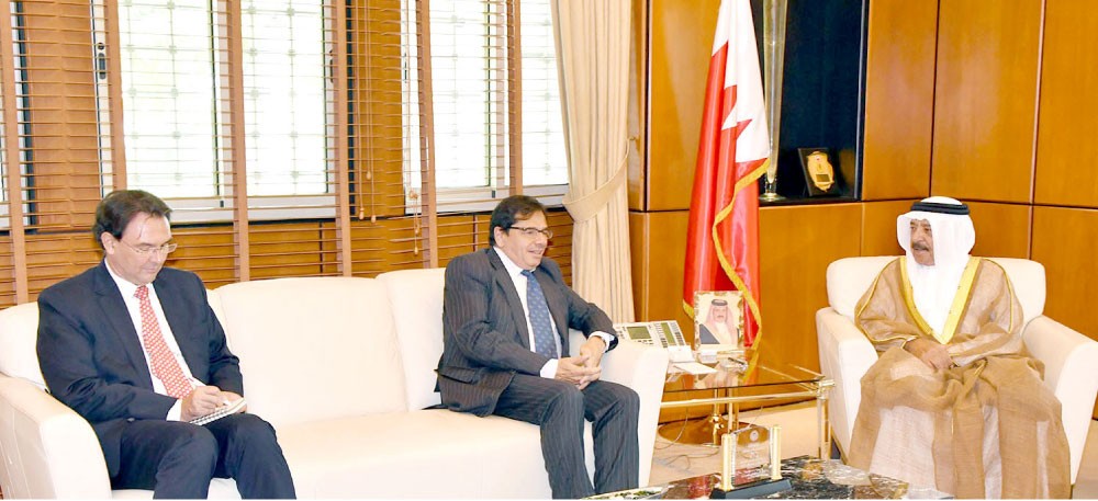 وزير الديوان الملكي يودّع السفير الفرنسي‎