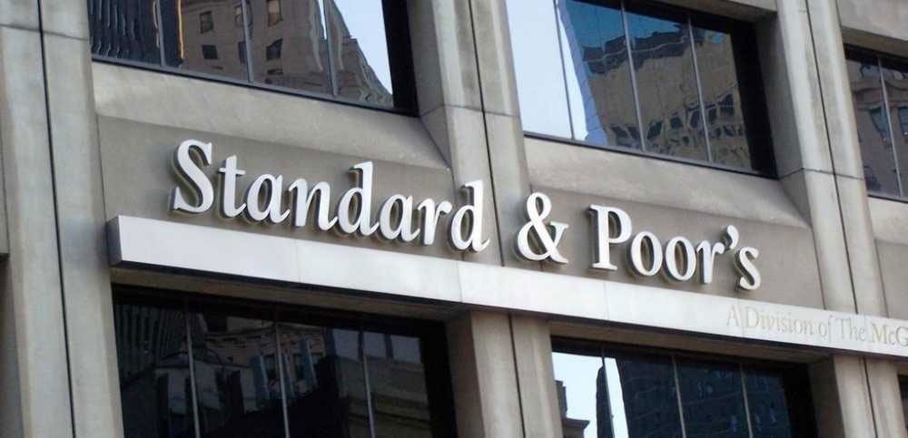ستاندرد آند بورز تخفض تصنيف الصين بفعل المخاطر