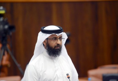 نشهد لناصر بن حمد بالإقدام والبسالة