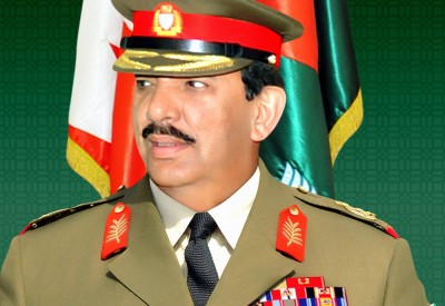المشير: “الدفاع” ميدان للبذل بتوجيهات جلالة الملك