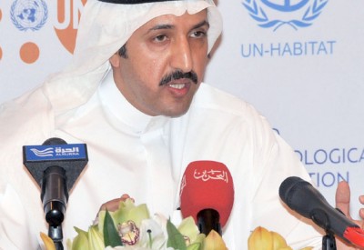 وكيل الخارجية للشؤون الدولية الشيخ عبدالله بن أحمد لـ “البلاد”: الملف البيئي والطاقة الخضراء على رأس الأولويات