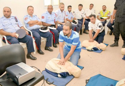 تنظيم دورة تدريبية في الإسعافات الأولية 