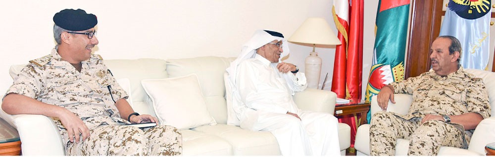 القائد العام يثني على جهود الحمد الإعلامية