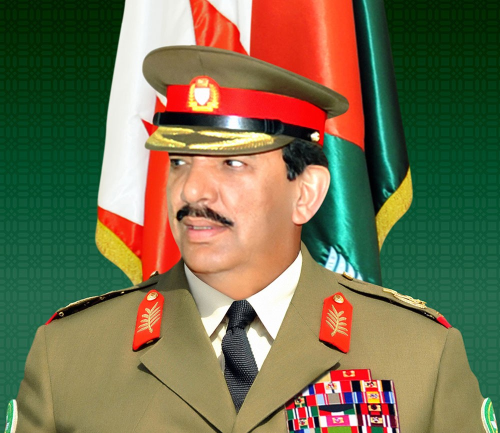 القائد العام يرعى تكريم ضباط متقاعدين