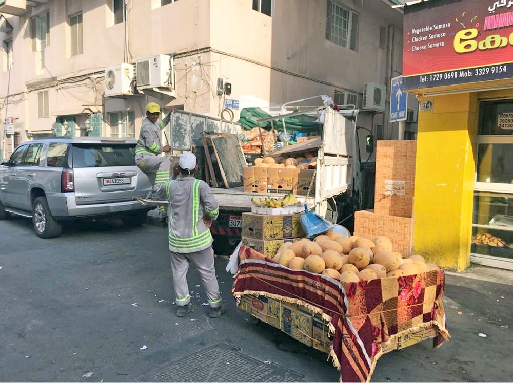 أمانة العاصمة تزيل 1180 فرشة مخالفة 