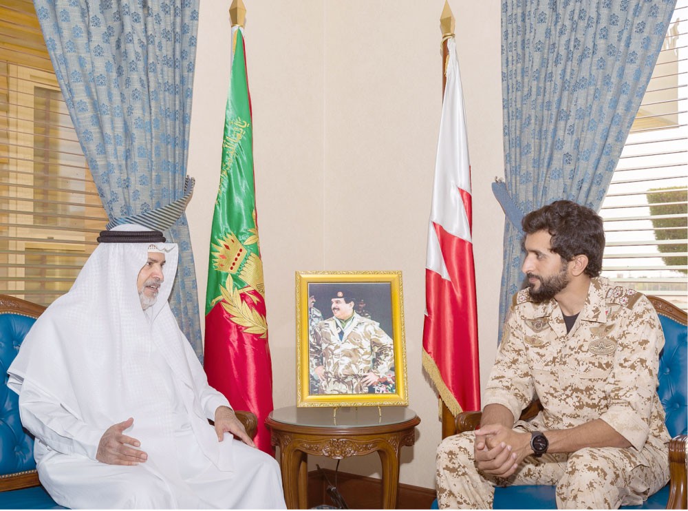 ناصر بن حمد يؤكد عمق العلاقات مع الكويت