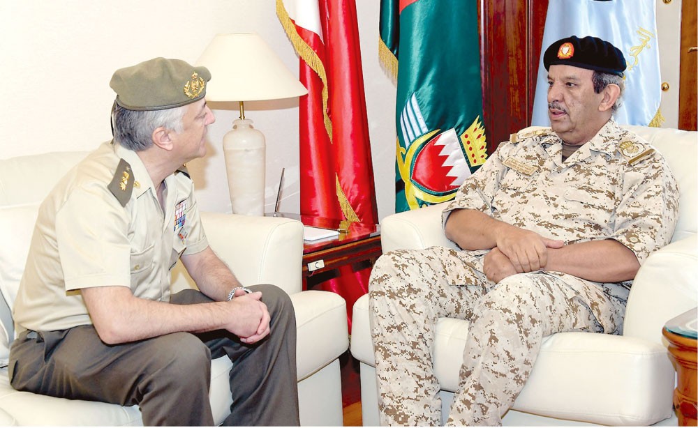 القائد العام يستقبل الملحق العسكري الإسباني