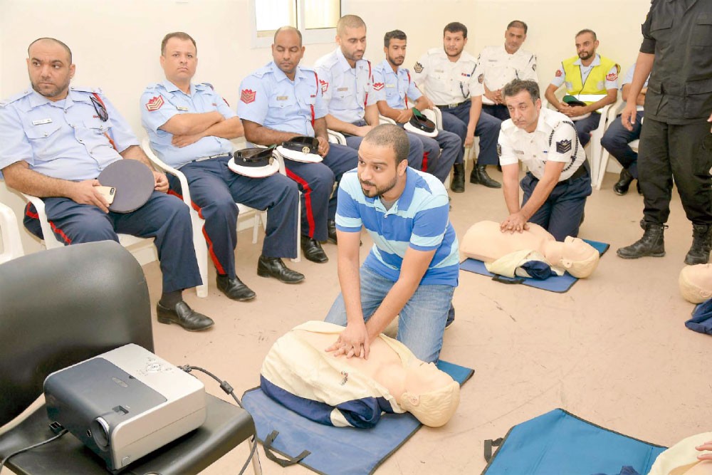 تنظيم دورة تدريبية في الإسعافات الأولية 