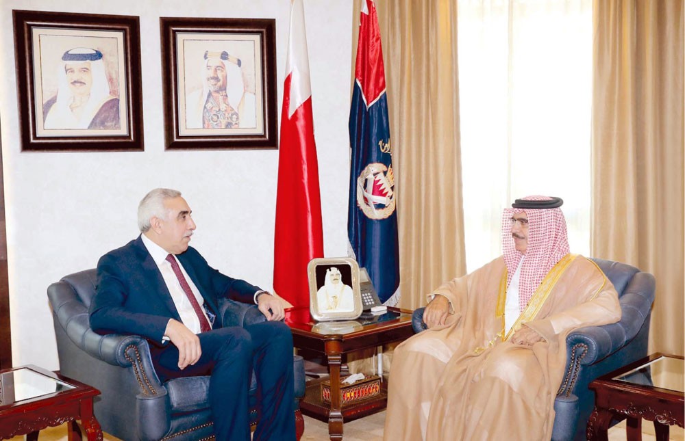 وزير الداخلية يودع السفير العراقي