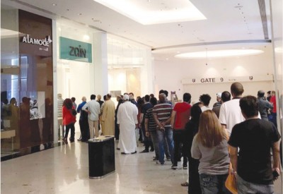 تهافت على اقتناء “آيفون X” بالبحرين