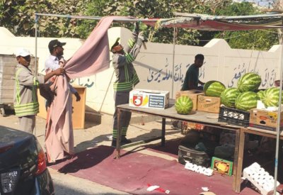 إزالة الفرشات بسوق جدحفص بعد إعادة تثبيتها